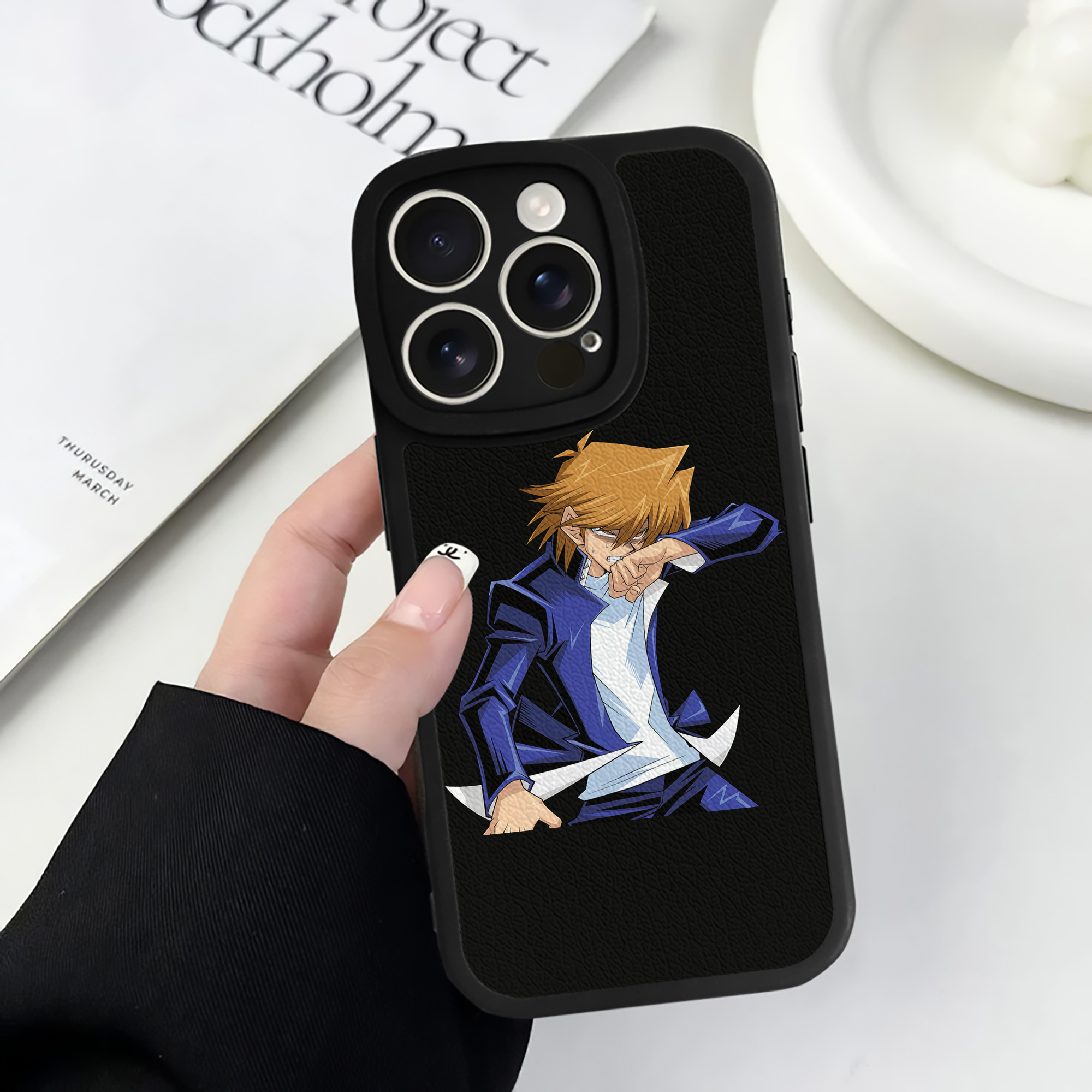 （画像用） 遊☆戯☆王 Yu-Gi-Oh! 【iPhone 16シリーズ対応】シリコンスマホケース（レザー調） 材質：シリコン